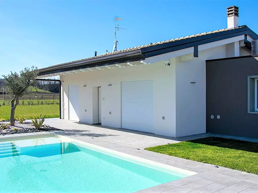 Immagine 9 di Villa in vendita  in Via Valle a Puegnago Sul Garda
