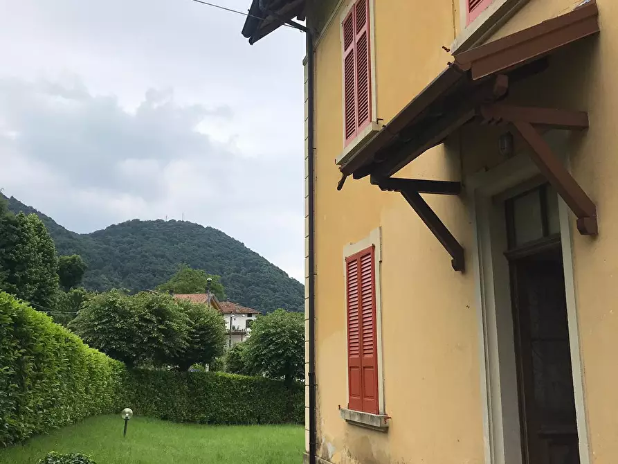 Immagine 13 di Villa in vendita  in Via Roma a Cerano D'intelvi