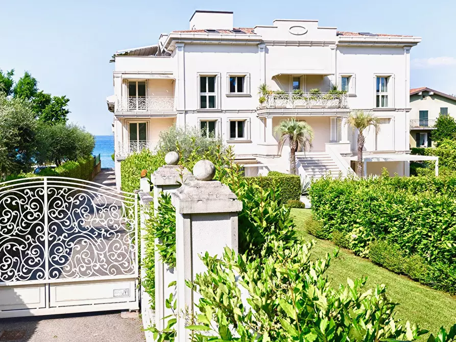 Immagine 5 di Appartamento in vendita  in via Tommaso dal Molin a Desenzano Del Garda