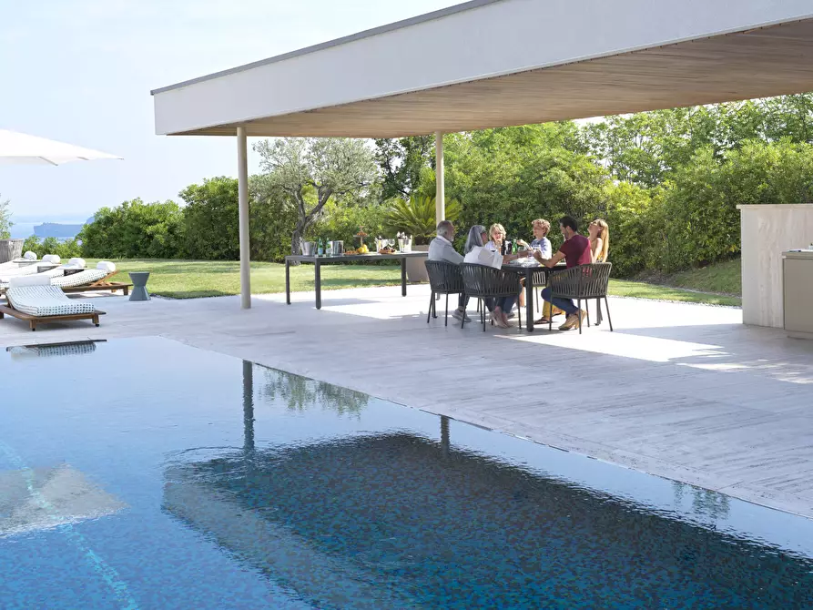 Immagine 5 di Villa in vendita  in via belvedere a Salò