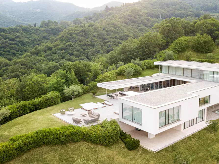 Immagine 29 di Villa in vendita  in via belvedere a Salò