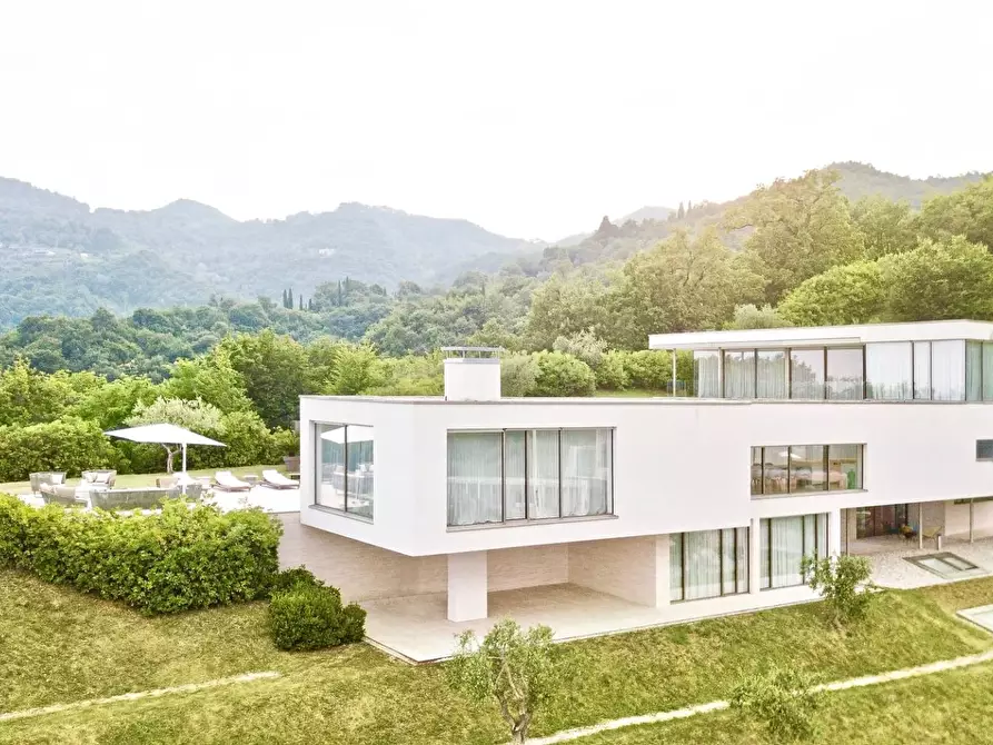 Immagine 30 di Villa in vendita  in via belvedere a Salò