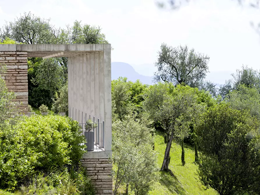 Immagine 25 di Villa in vendita  in via belvedere a Salò