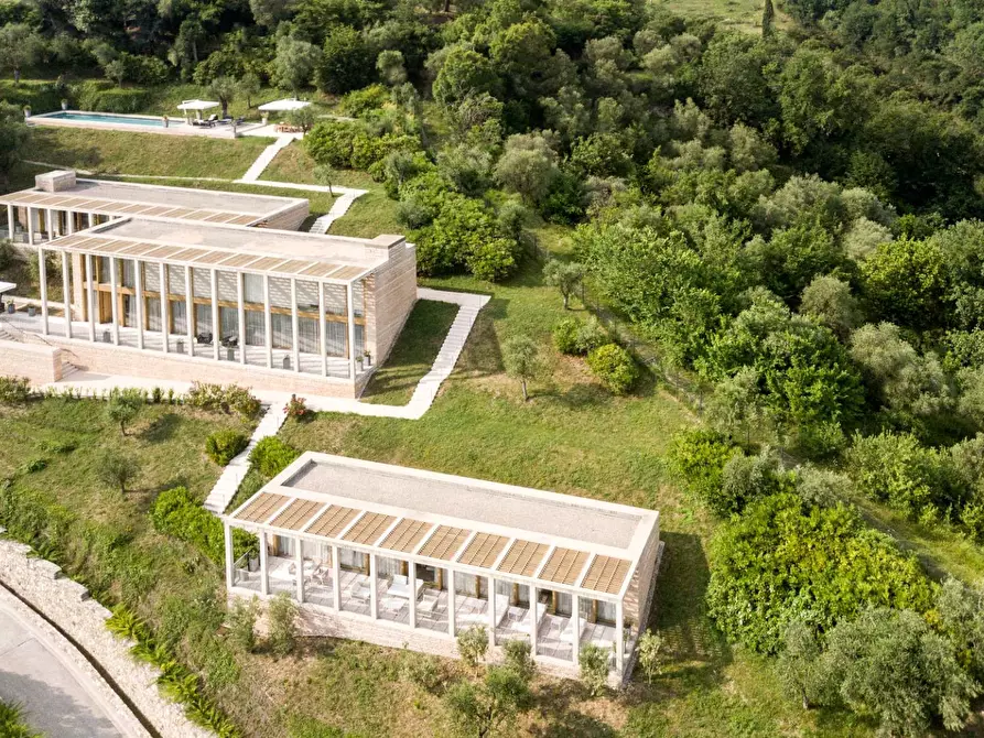 Immagine 3 di Villa in vendita  in via belvedere a Salò