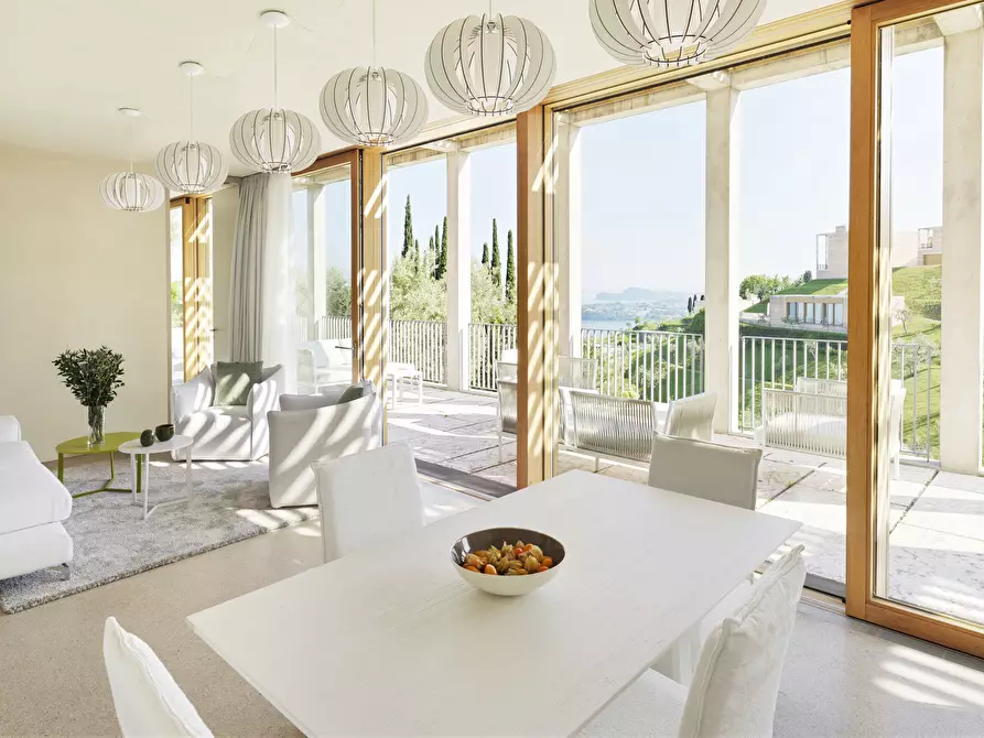 Immagine 7 di Villa in vendita  in via belvedere a Salò