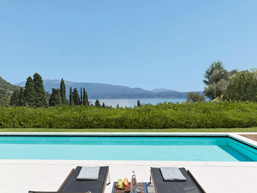 Immagine 5 di Villa in vendita  in via belvedere a Salò
