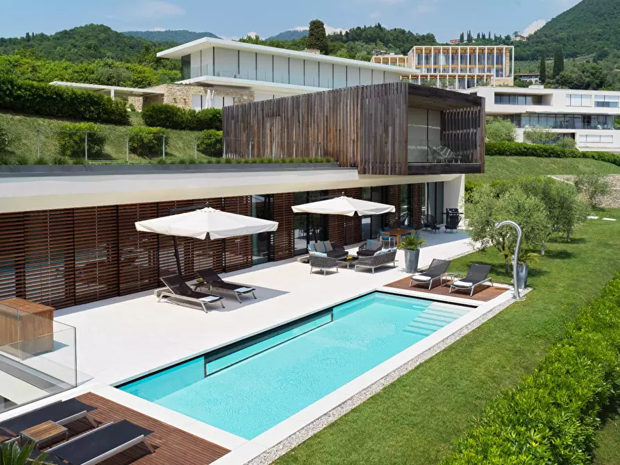 Immagine 4 di Villa in vendita  in via belvedere a Salò