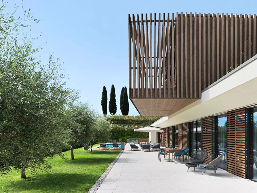 Immagine 22 di Villa in vendita  in via belvedere a Salò