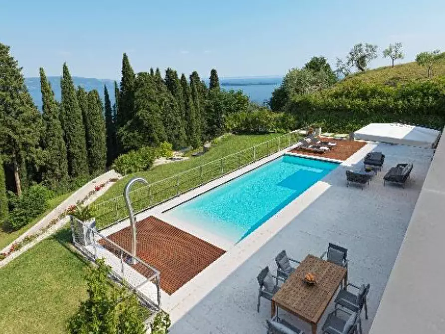 Immagine 3 di Villa in vendita  in via belvedere a Salò