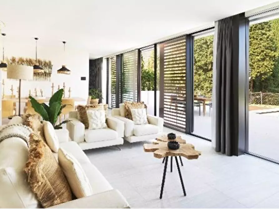 Immagine 15 di Villa in vendita  in via belvedere a Salò