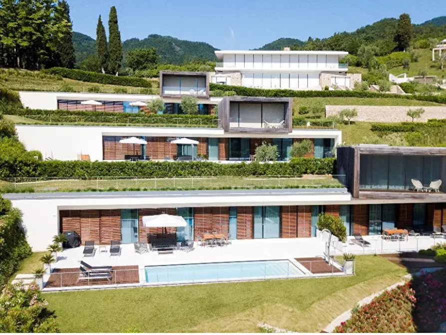Immagine 6 di Villa in vendita  in via belvedere a Salò