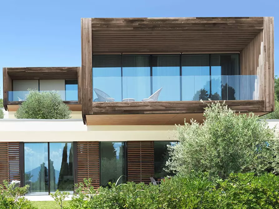 Immagine 3 di Villa in vendita  in via belvedere a Salò