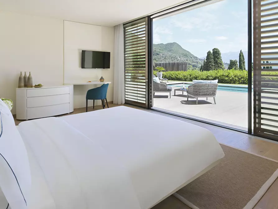 Immagine 15 di Villa in vendita  in via belvedere a Salò