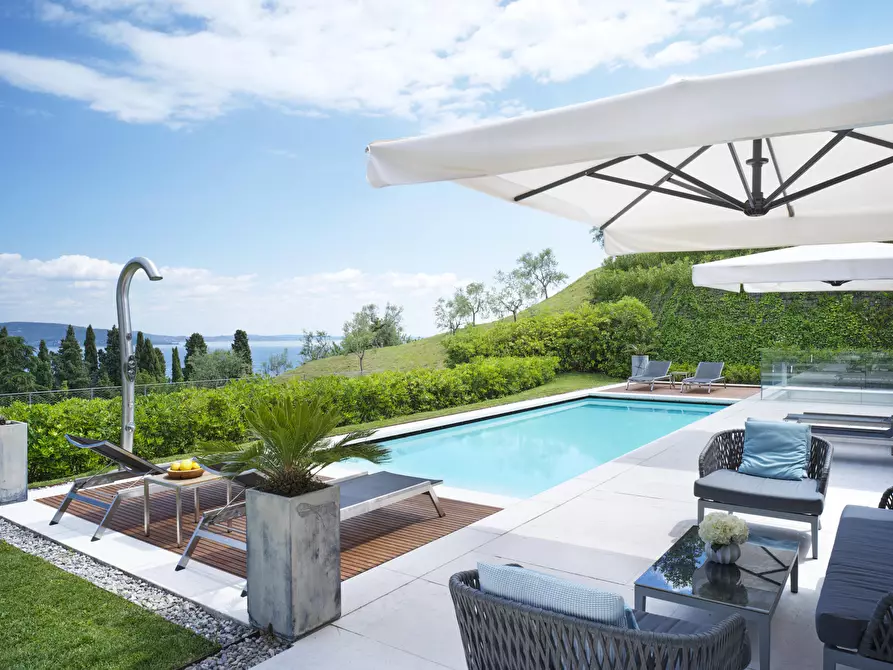 Immagine 7 di Villa in vendita  in via belvedere a Salò
