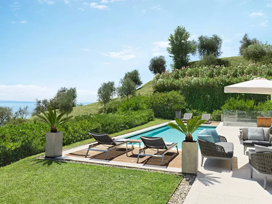 Immagine 6 di Villa in vendita  in via belvedere a Salò