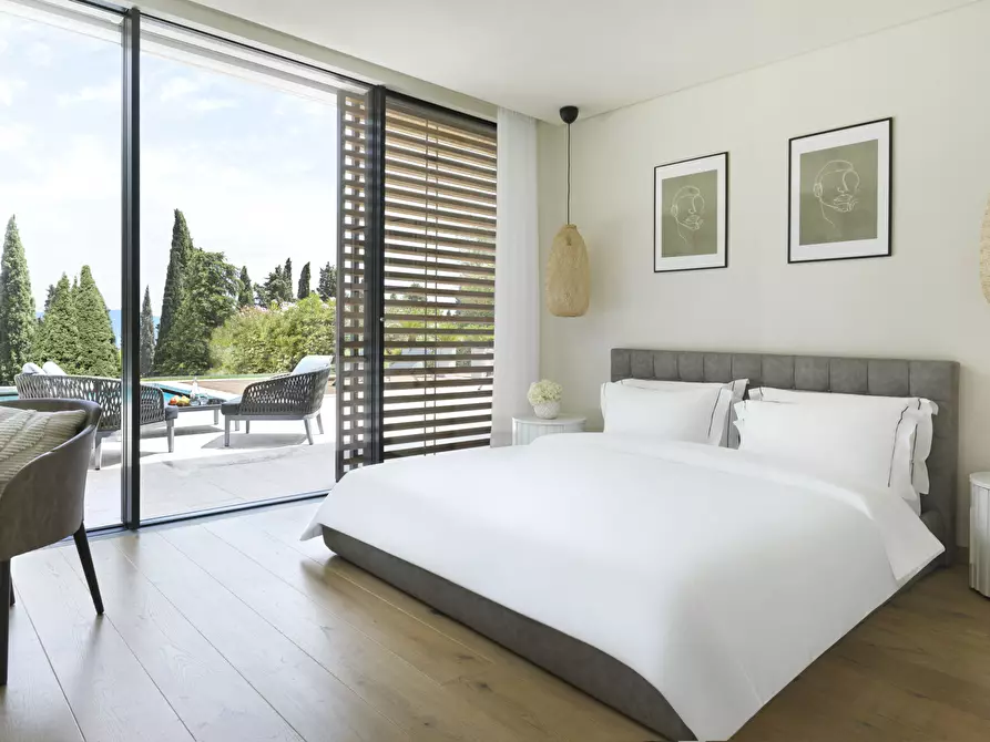 Immagine 17 di Villa in vendita  in via belvedere a Salò