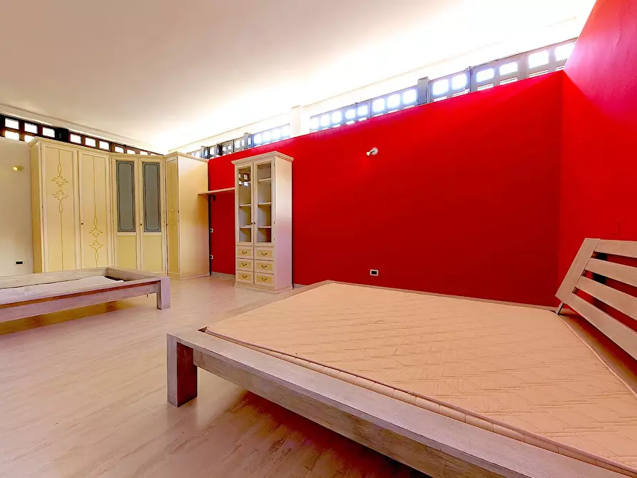 Immagine 23 di Villa in vendita  in via Lungo Lago Cesare Battisti a Desenzano Del Garda