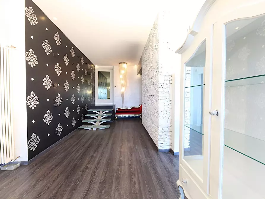 Immagine 14 di Villa in vendita  in via Lungo Lago Cesare Battisti a Desenzano Del Garda