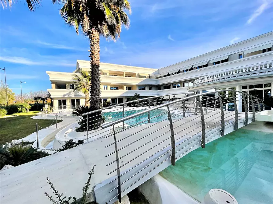 Immagine 21 di Appartamento in vendita  in Via Giuseppe di Vittorio a Desenzano Del Garda