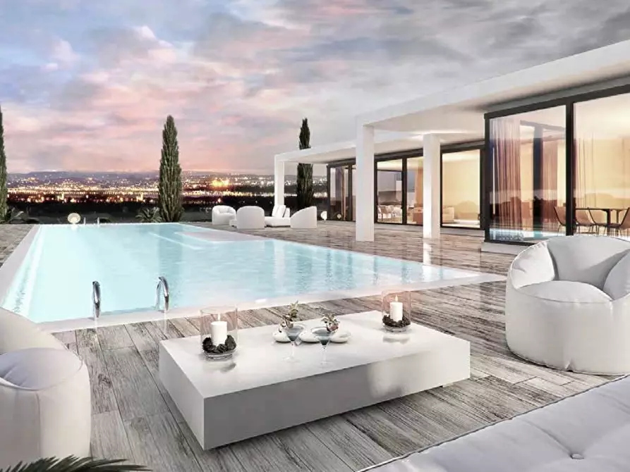 Immagine 7 di Villa in vendita  in Via Lavagnone a Desenzano Del Garda