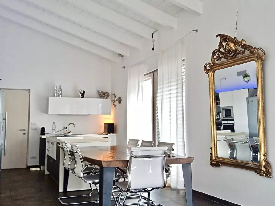 Immagine 15 di Villa in vendita  in Via Lavagnone a Desenzano Del Garda