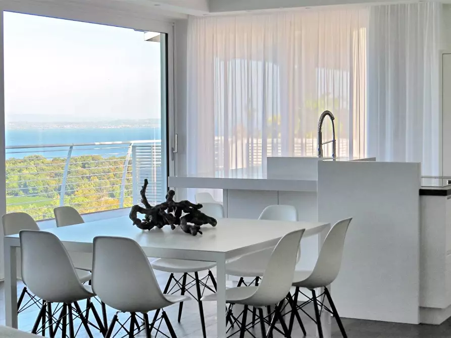 Immagine 8 di Appartamento in vendita  in Via San Rocco a Padenghe Sul Garda