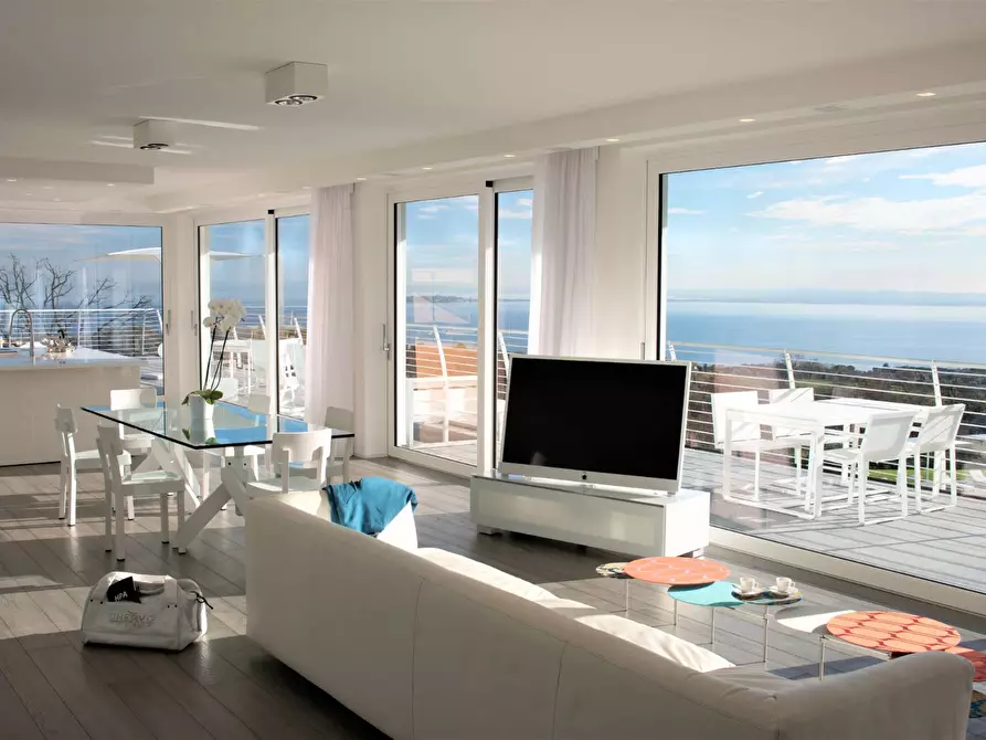 Immagine 7 di Appartamento in vendita  in Via San Rocco a Padenghe Sul Garda