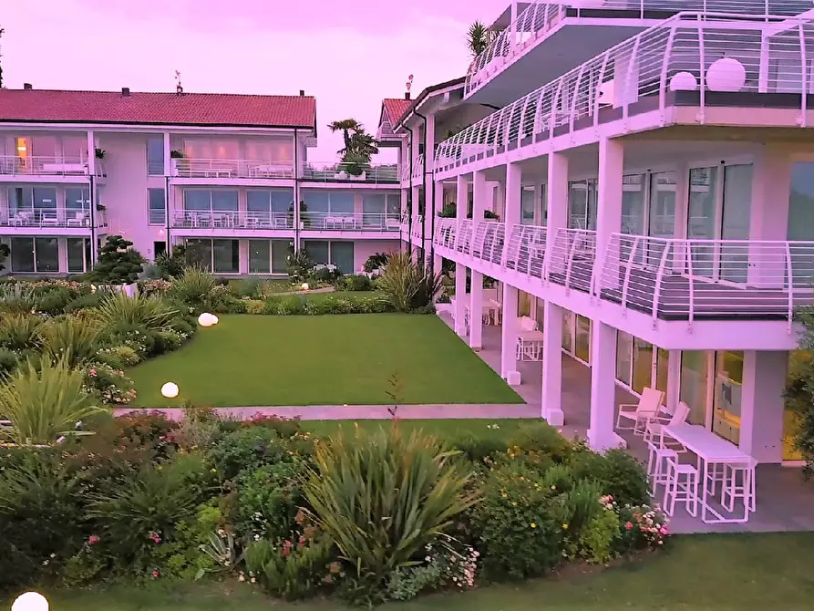 Immagine 28 di Appartamento in vendita  in Via San Rocco a Padenghe Sul Garda