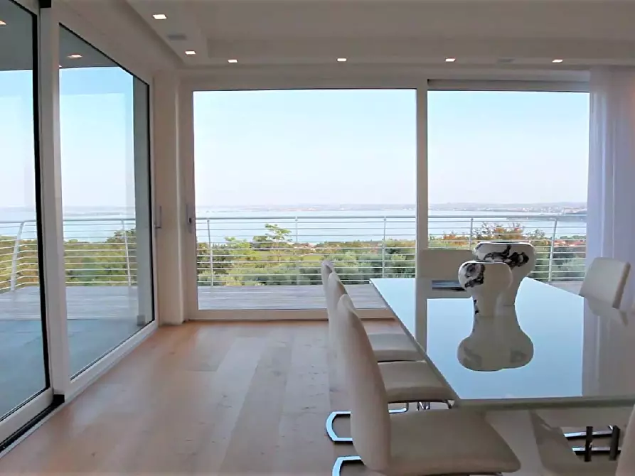 Immagine 9 di Appartamento in vendita  in Via San Rocco a Padenghe Sul Garda