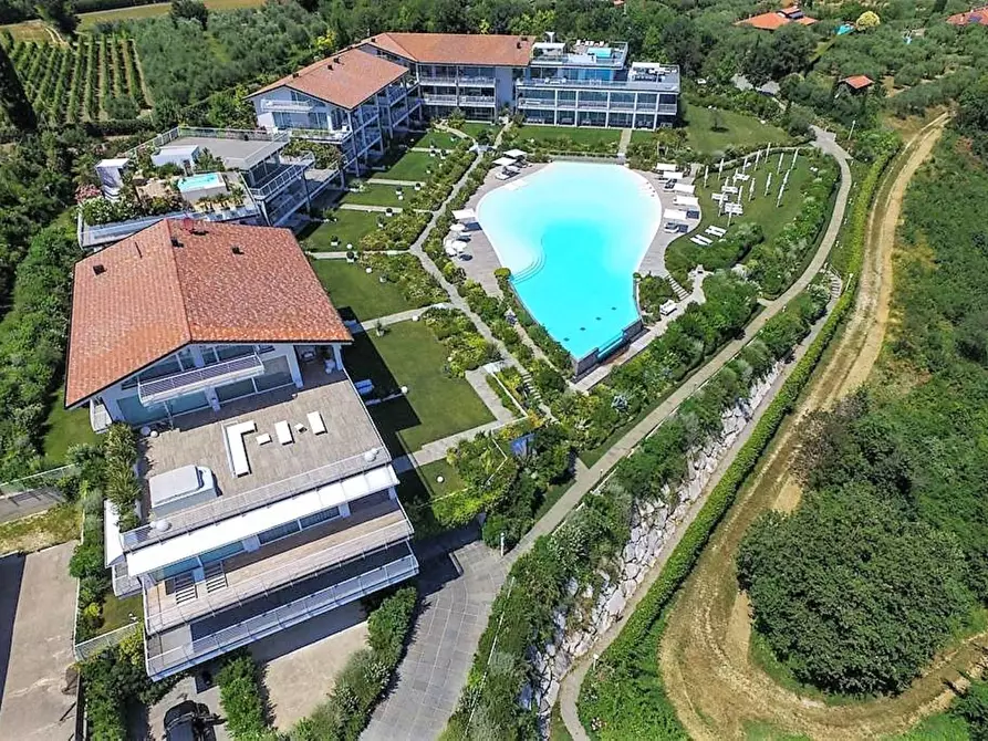 Immagine 3 di Appartamento in vendita  in Via San Rocco a Padenghe Sul Garda