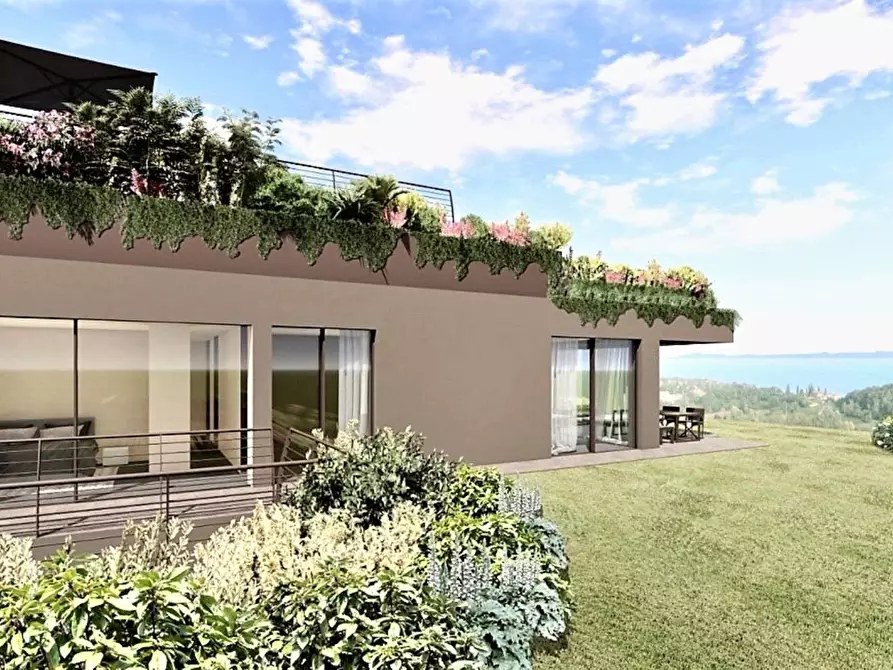 Immagine 1 di Villa in vendita  in Via San Rocco a Padenghe Sul Garda