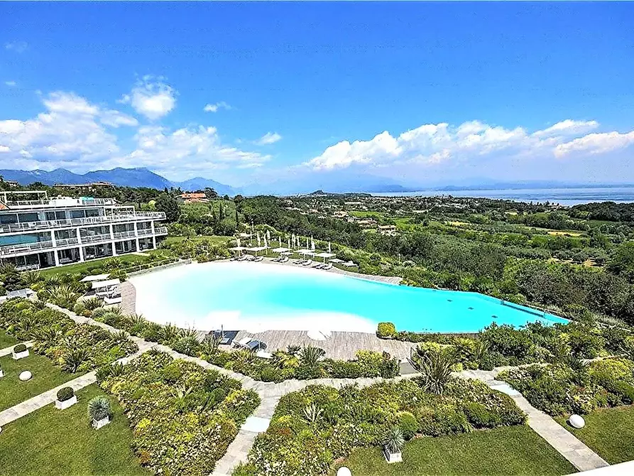 Immagine 6 di Appartamento in vendita  in Via San Rocco a Padenghe Sul Garda