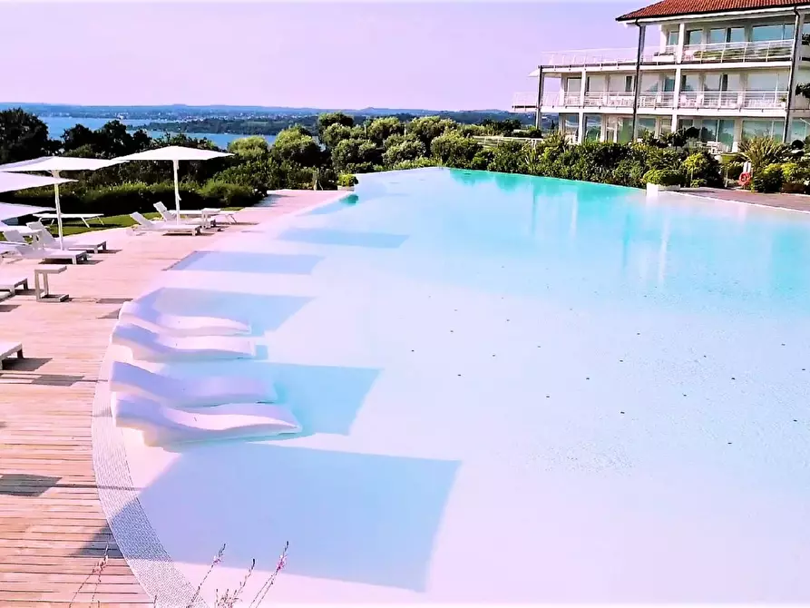 Immagine 13 di Appartamento in vendita  in Via San Rocco a Padenghe Sul Garda