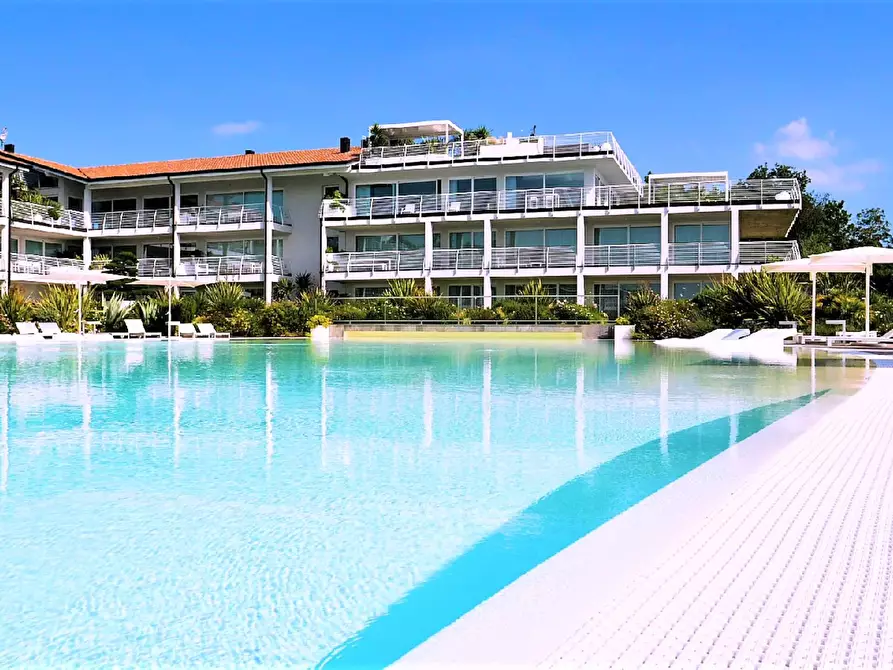 Immagine 16 di Appartamento in vendita  in Via San Rocco a Padenghe Sul Garda