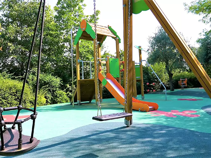 Immagine 23 di Appartamento in vendita  in Via San Rocco a Padenghe Sul Garda