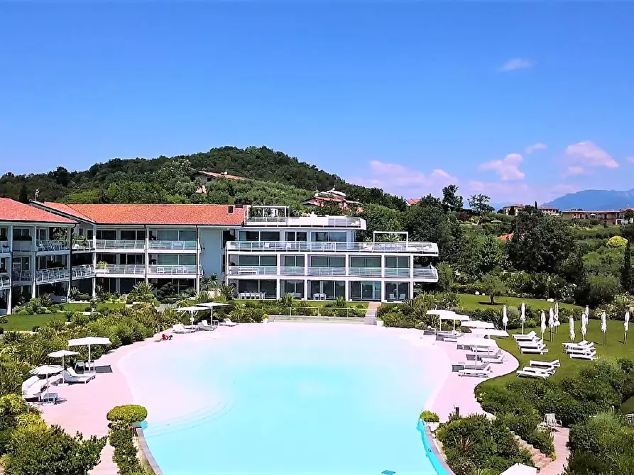 Immagine 3 di Appartamento in vendita  in Via San Rocco a Padenghe Sul Garda