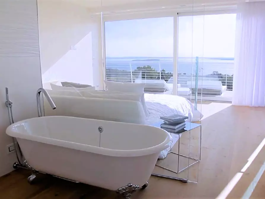 Immagine 12 di Appartamento in vendita  in Via San Rocco a Padenghe Sul Garda