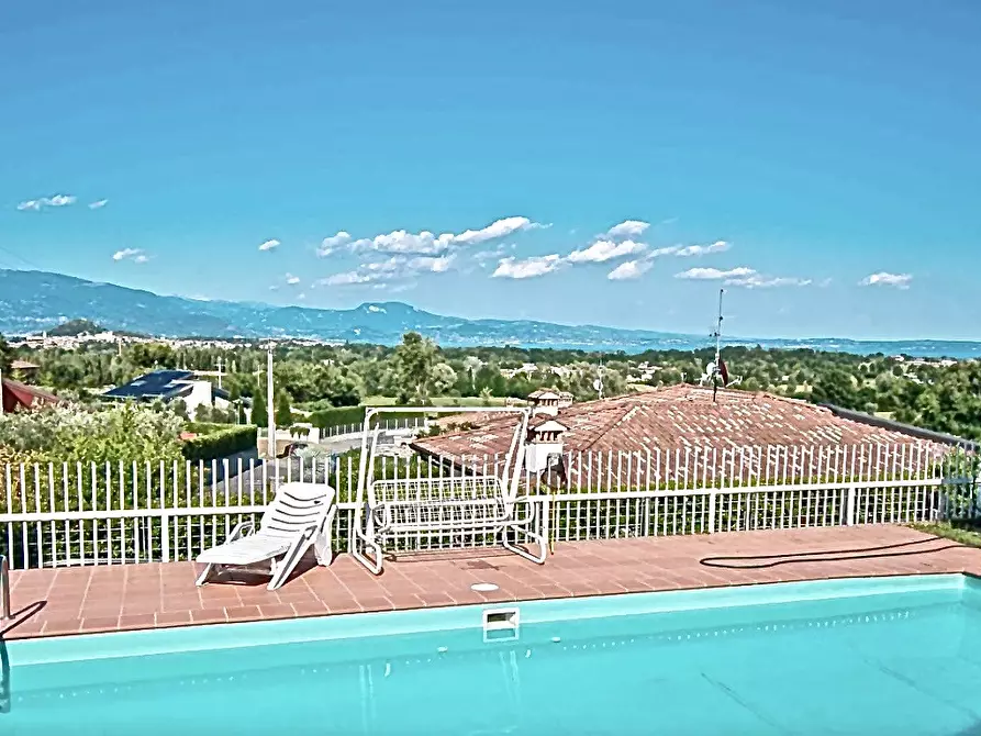 Immagine 1 di Villa in vendita  in Via della quercia a Soiano Del Lago