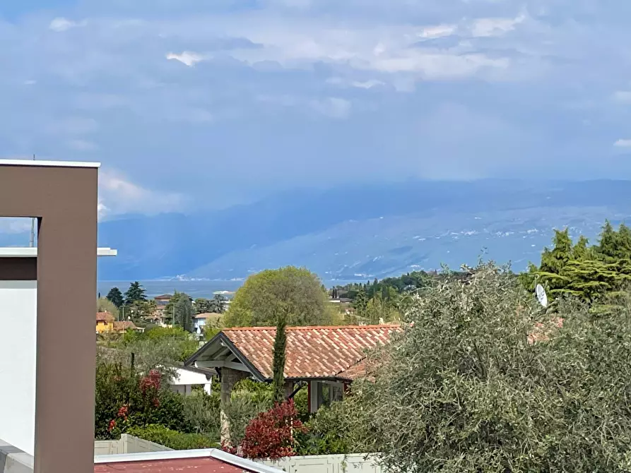 Immagine 1 di Appartamento in vendita  in Via Panoramica a Manerba Del Garda