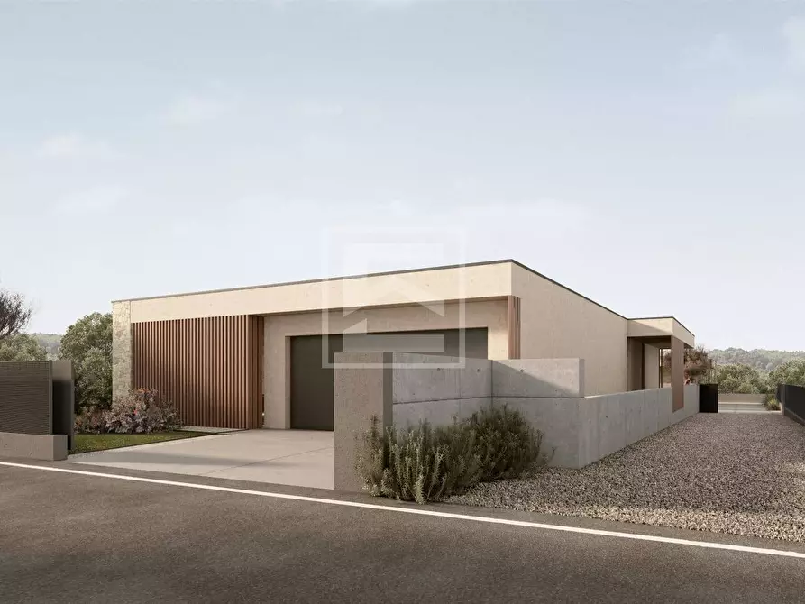 Immagine 2 di Villa in vendita  in Via Tobruch a Desenzano Del Garda