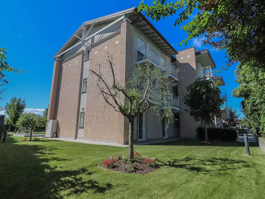 Immagine 26 di Appartamento in vendita  in via Coorti Romane a Sirmione