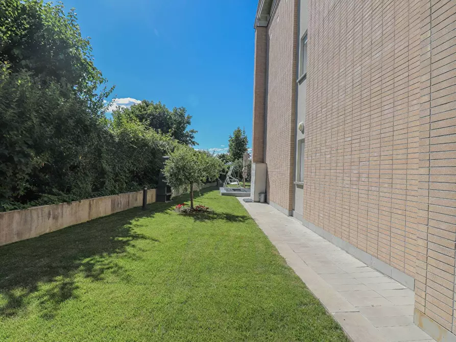 Immagine 24 di Appartamento in vendita  in via Coorti Romane a Sirmione