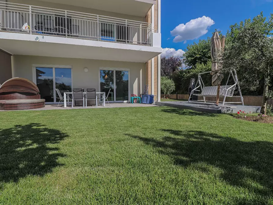 Immagine 22 di Appartamento in vendita  in via Coorti Romane a Sirmione