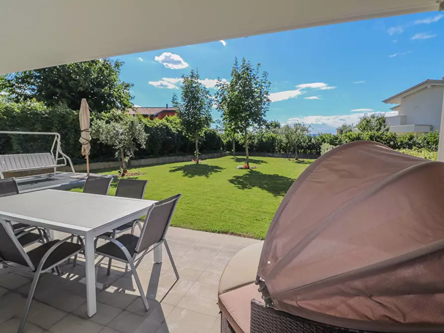 Immagine 20 di Appartamento in vendita  in via Coorti Romane a Sirmione