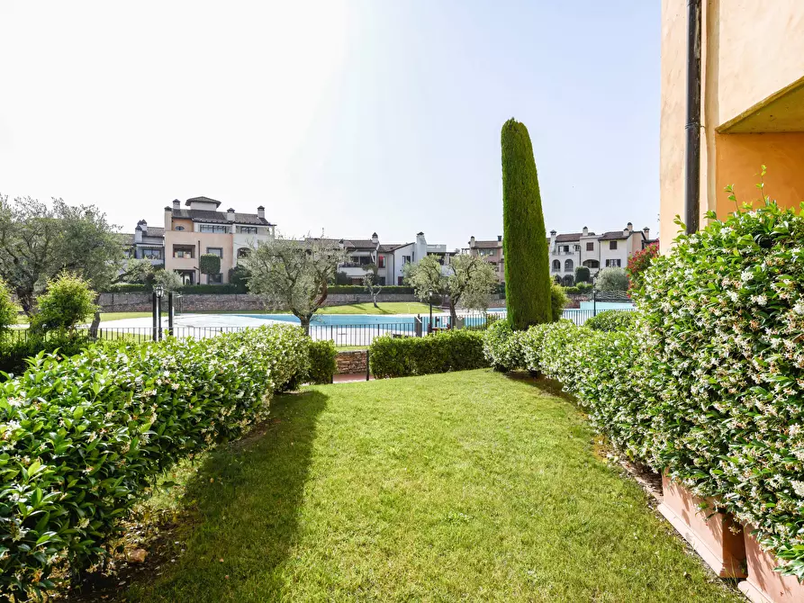Immagine 9 di Appartamento in vendita  in Località Sermana a Peschiera Del Garda