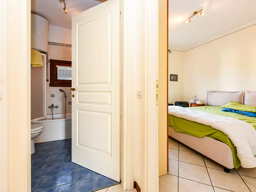 Immagine 12 di Appartamento in vendita  in Località Sermana a Peschiera Del Garda