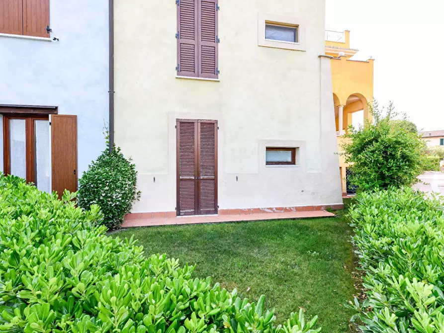 Immagine 17 di Appartamento in vendita  in Località Sermana a Peschiera Del Garda