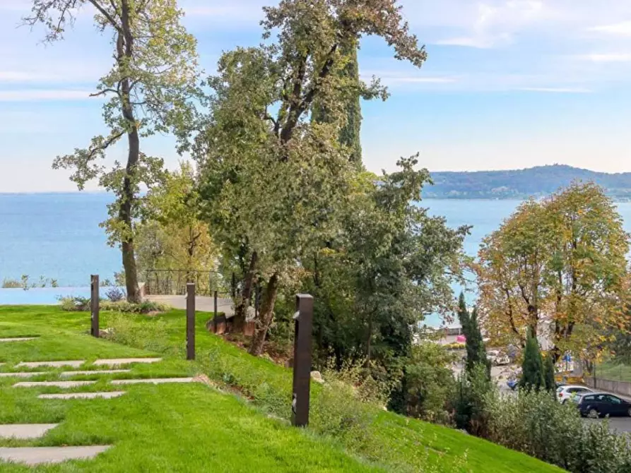 Immagine 24 di Villa in vendita  in Via Cavour a Padenghe Sul Garda