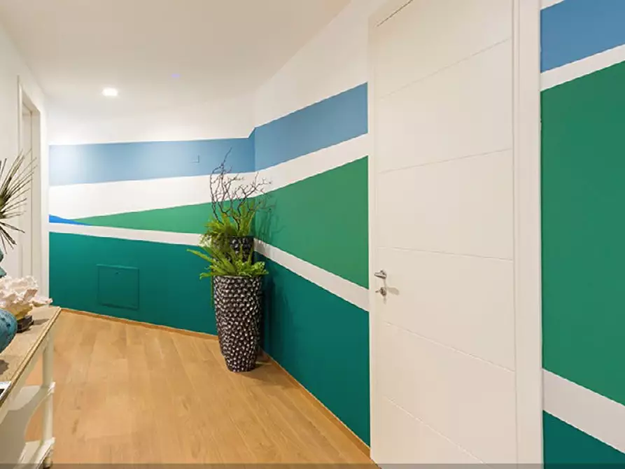 Immagine 28 di Villa in vendita  in Via Cavour a Padenghe Sul Garda