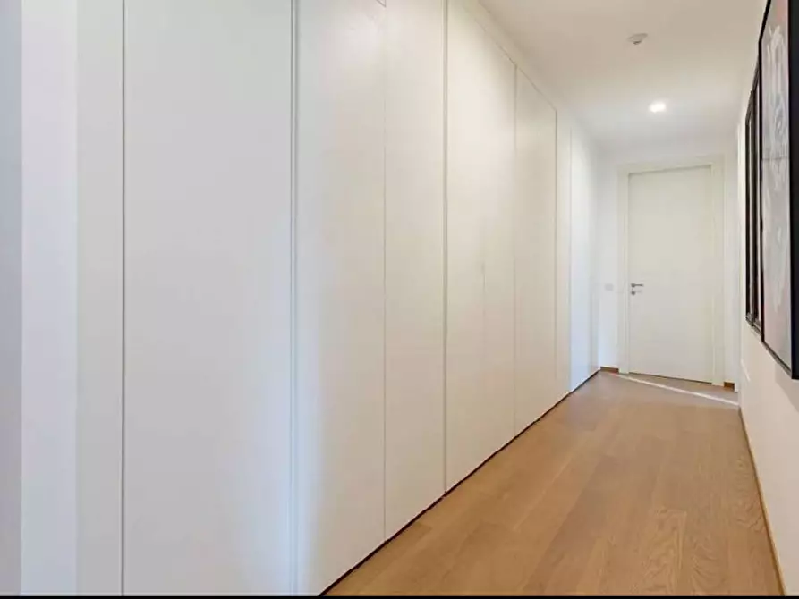 Immagine 29 di Villa in vendita  in Via Cavour a Padenghe Sul Garda